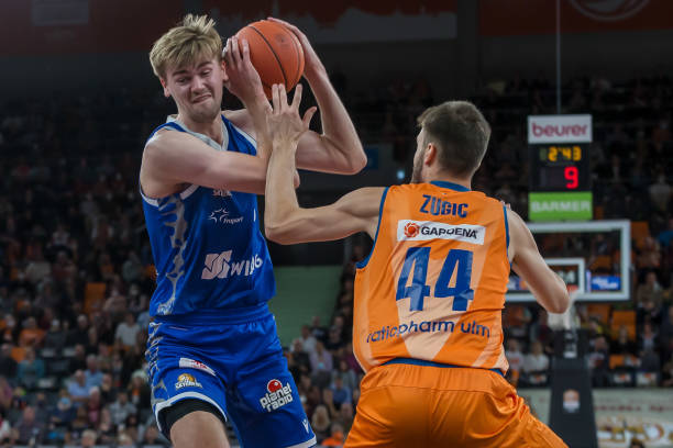 现显得略微 现显得略微